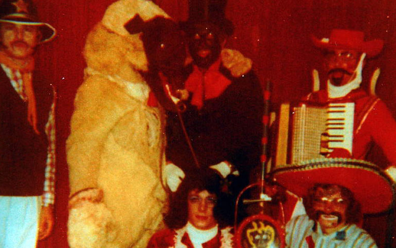 Bärengruppe aus dem Jahr 1974