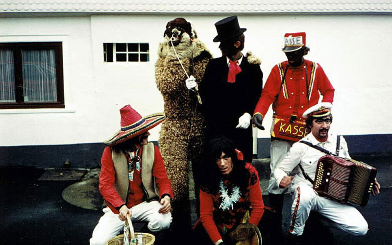 Bärengruppe aus dem Jahr 1976